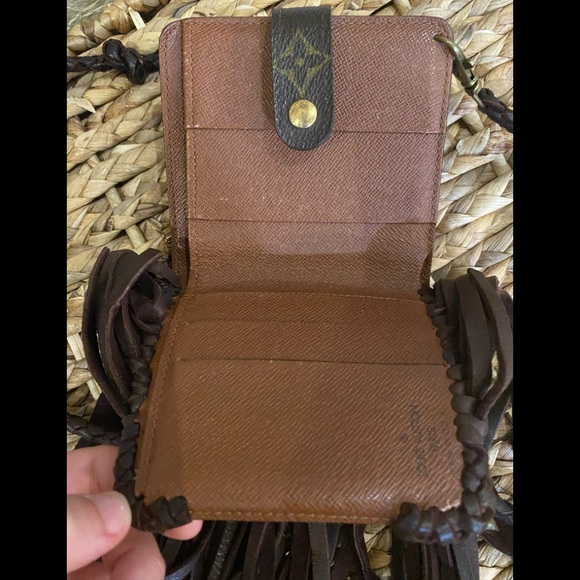 Sold Louis Vuitton fringed crossbody - Picture 8 of 8